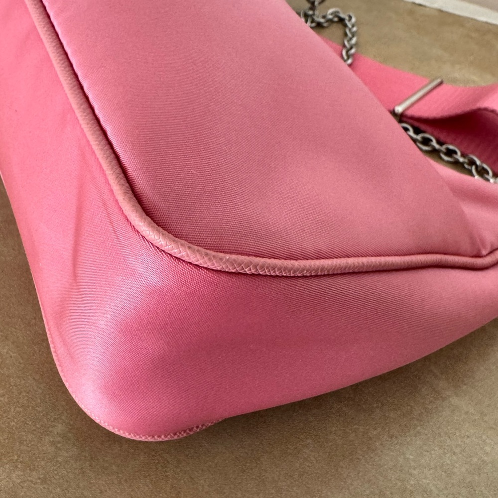 Prada Re-edition 2005 Nylon Shoulder Bag in Begonia Pink - Picture 12 of 16